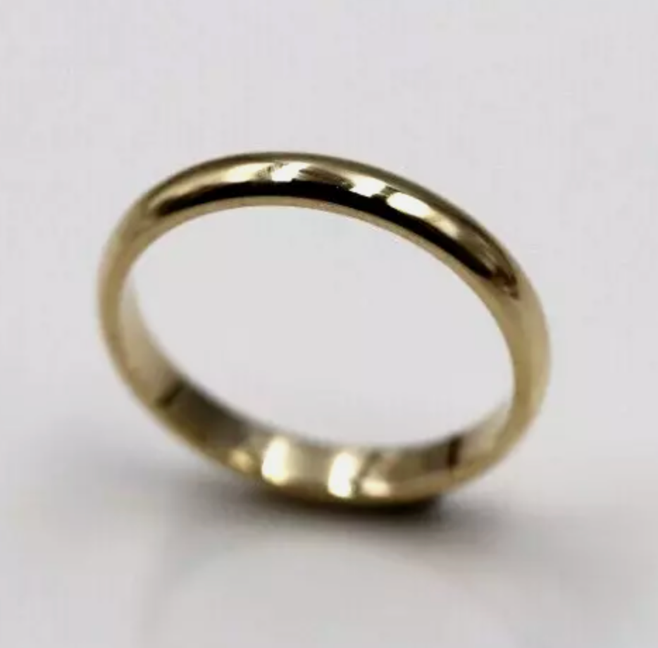 Genuine Solid 9ct Yellow, Rose or White Gold Wedding Band Ring 2.6mm