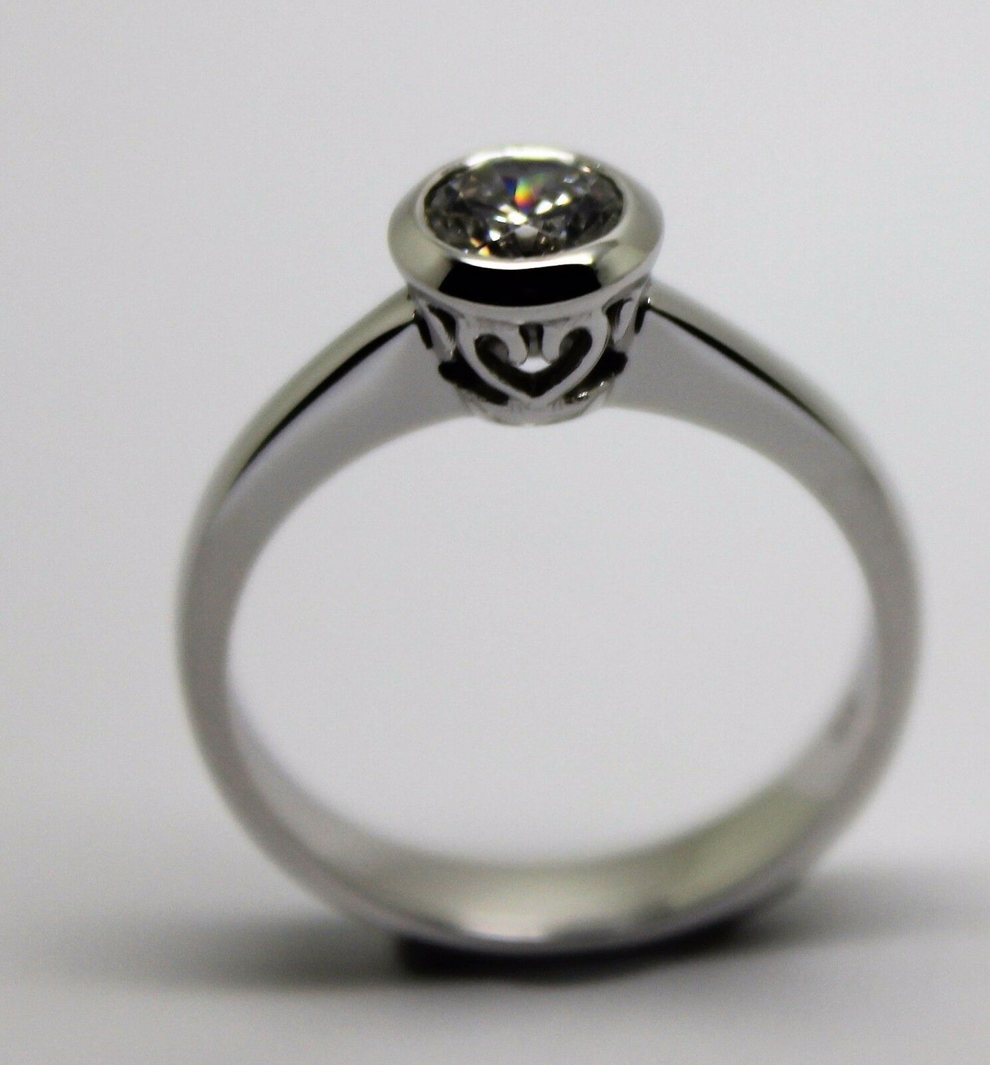 Genuine 9ct 375 Solid White Gold Engagement Ring Cubic Zirconia Size M