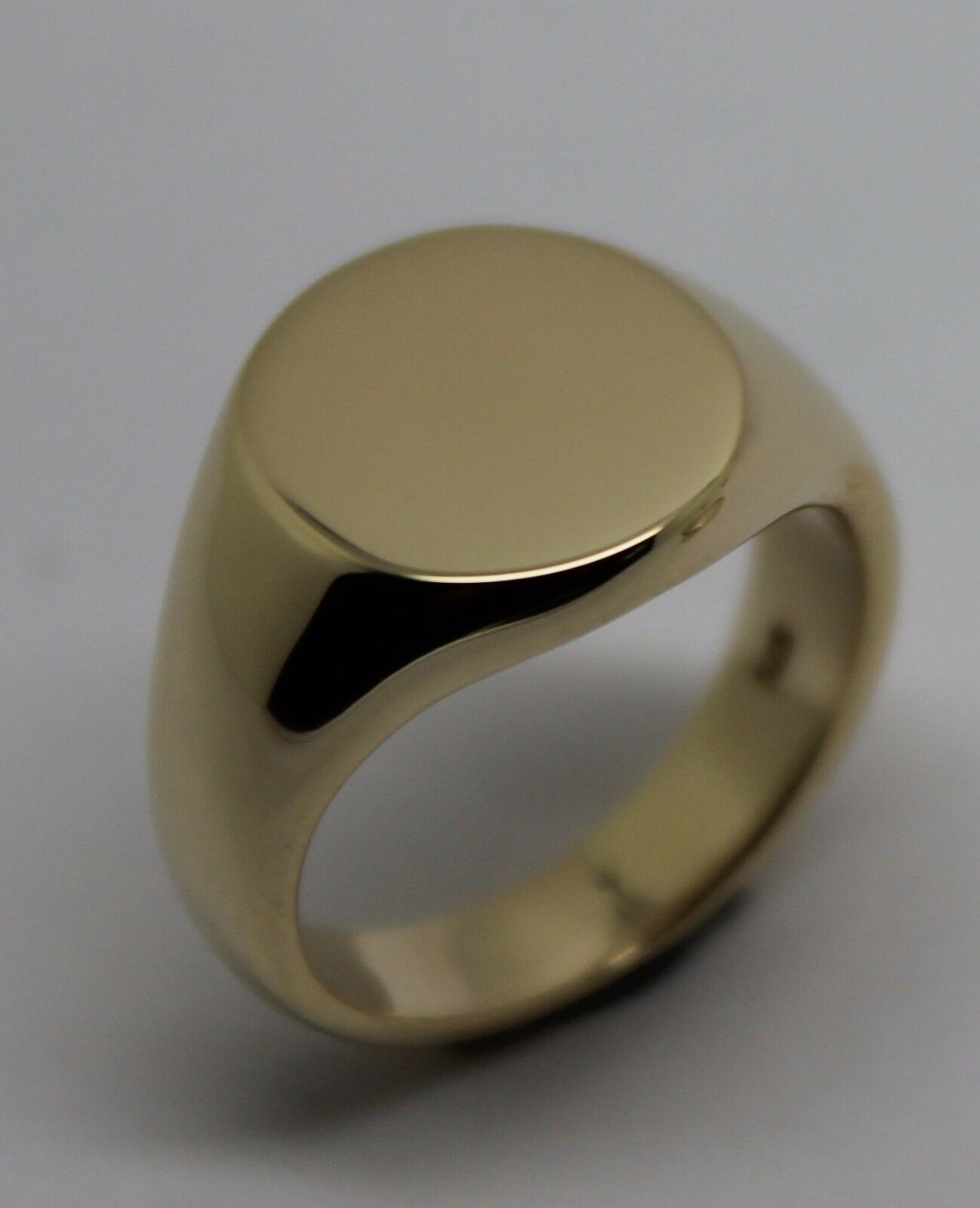 Kaedesigns Full Solid Heavy New 9ct Yellow, Rose or White Gold Oval Signet Ring Choose your ring size - Ring sizes Sizes I to L
