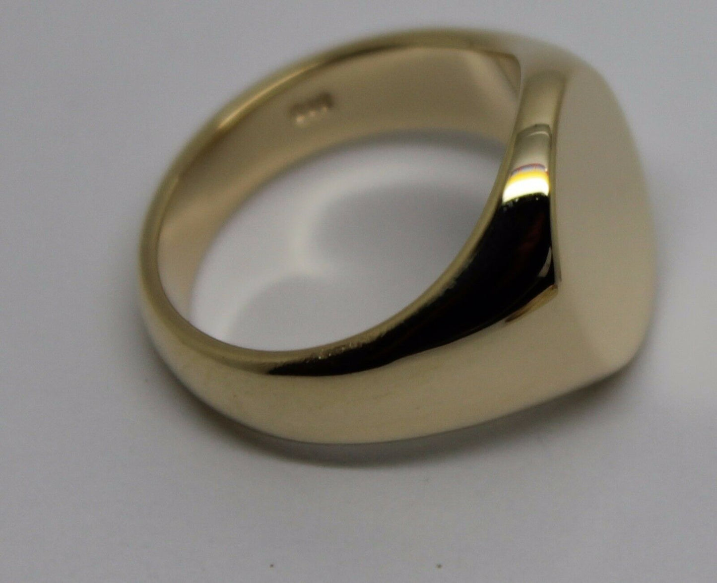 Kaedesigns Full Solid Heavy New 9ct Yellow, Rose or White Gold Oval Signet Ring Choose your ring size - Ring sizes Sizes I to L
