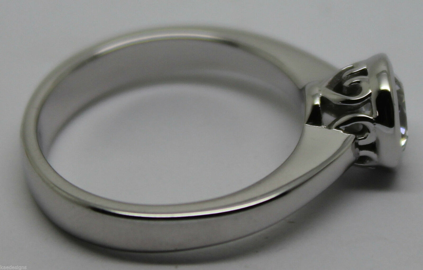 Genuine Cubic Zirconia 9ct Solid White Gold Ring Size Q
