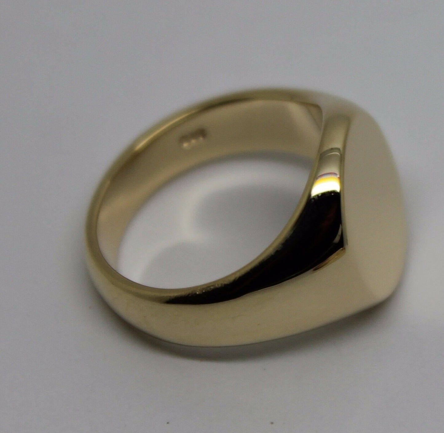 Kaedesigns Full Solid Heavy New 9ct Yellow, Rose or White Gold Oval Signet Ring Choose your ring size - Ring sizes Sizes I to L