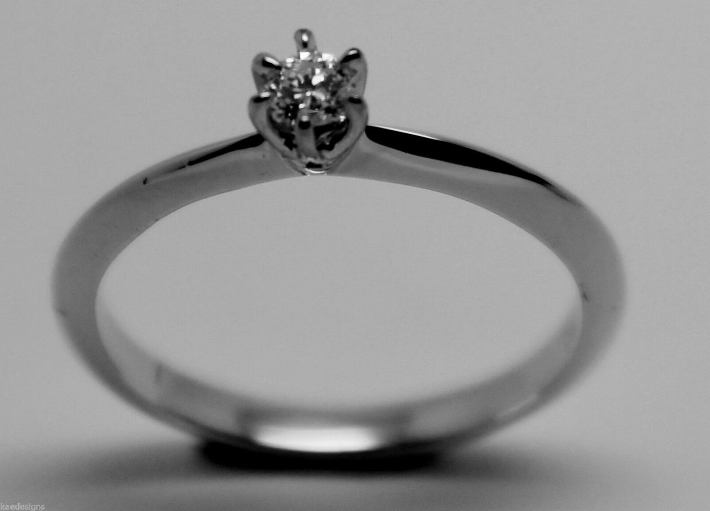 GENUINE NEW Solitaire .10 carat Round Diamond Ring 18K 18ct 750 WHITE Gold