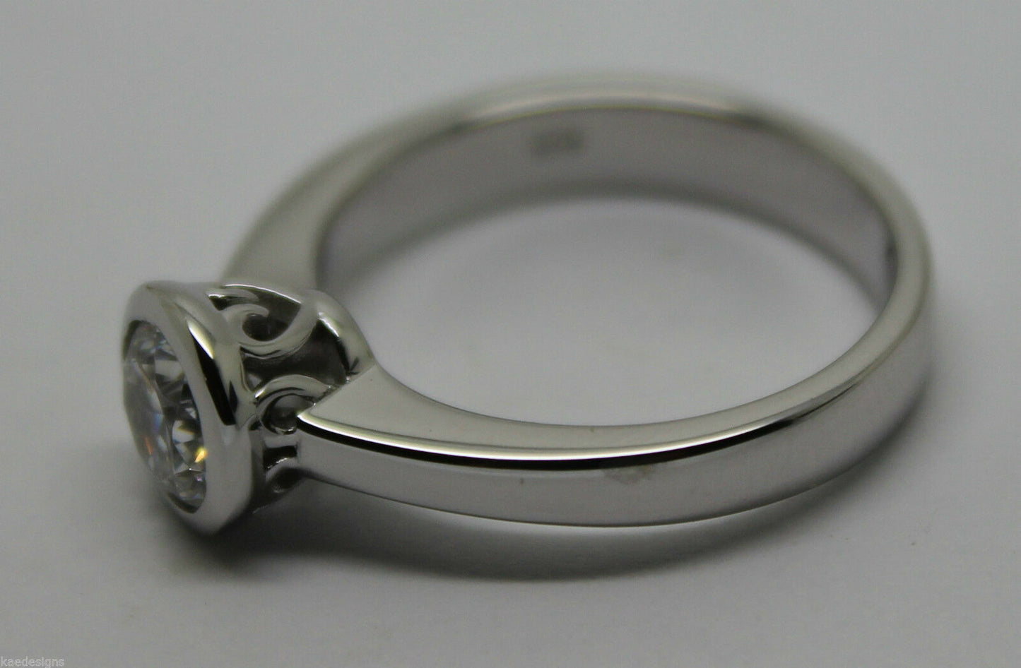Genuine 9ct 375 Solid White Gold Engagement Ring Cubic Zirconia Size M