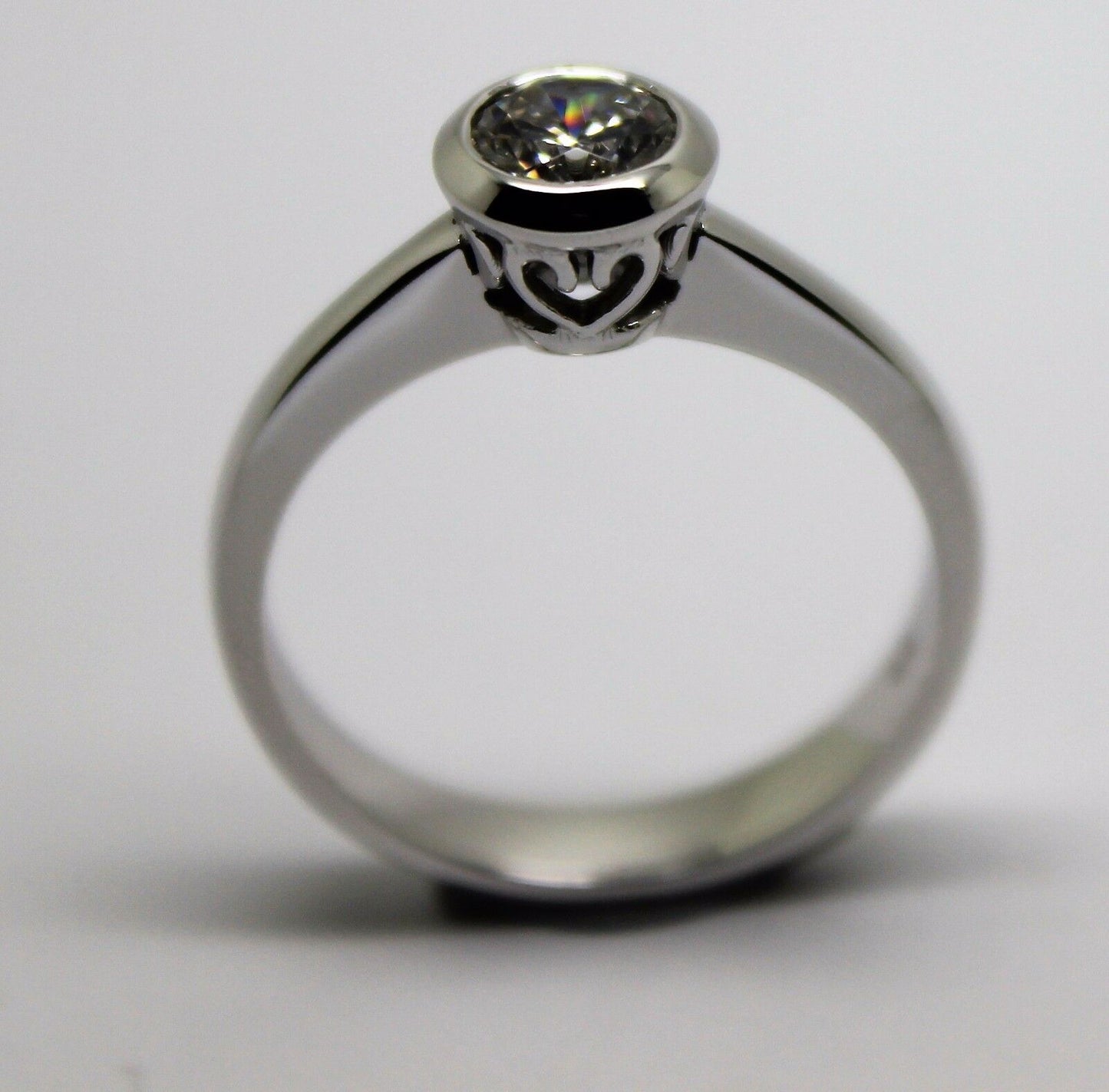 Genuine 9ct 375 Solid White Gold Engagement Ring Cubic Zirconia Size M