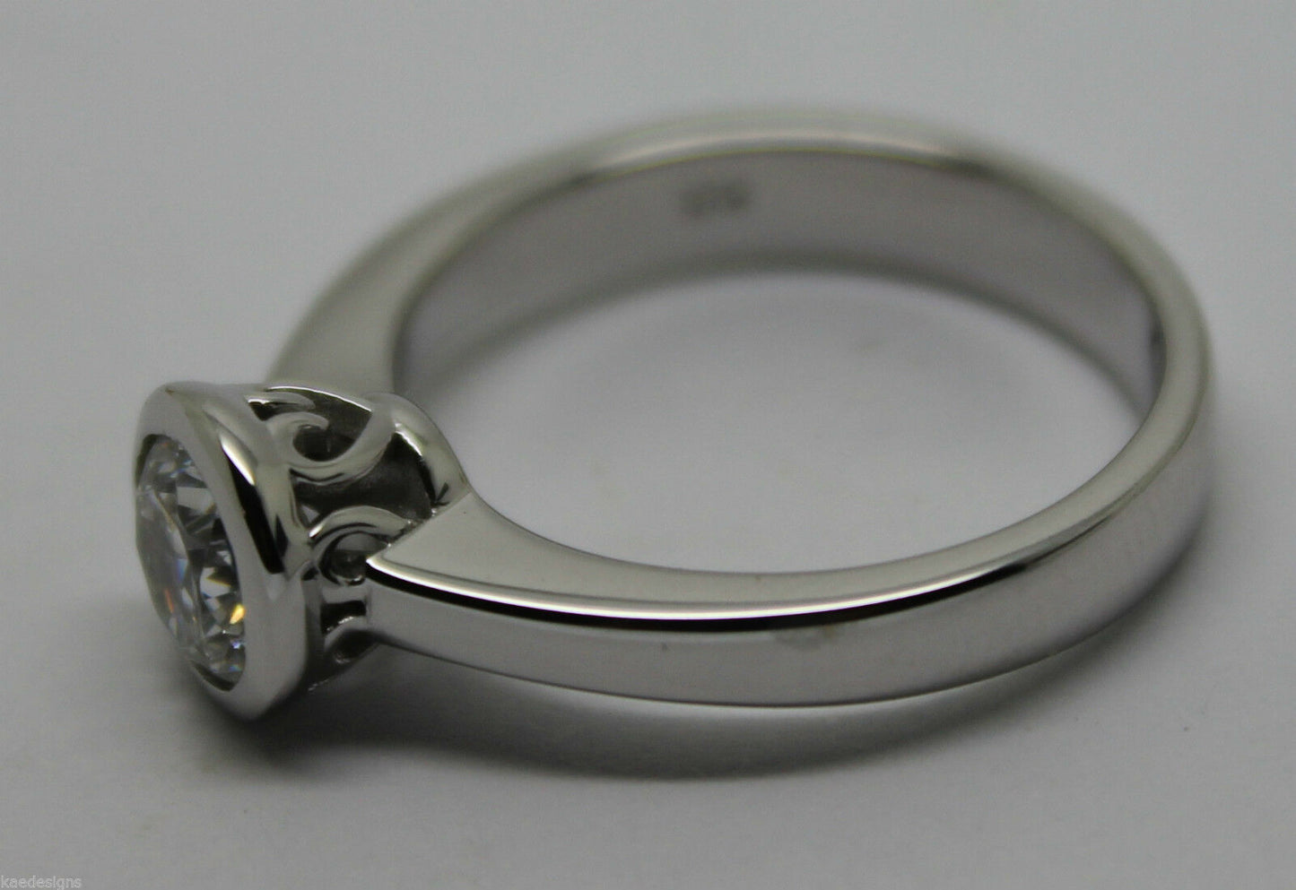 Genuine 9ct 375 Solid White Gold Engagement Ring Cubic Zirconia Size M