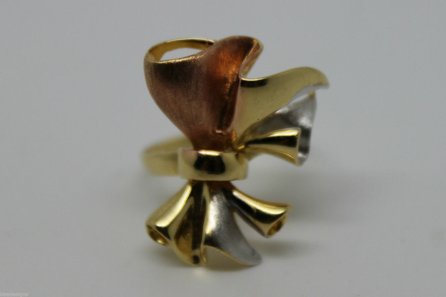 Size M Solid 18ct 750 Rose, Yellow And White Gold Bow Ring