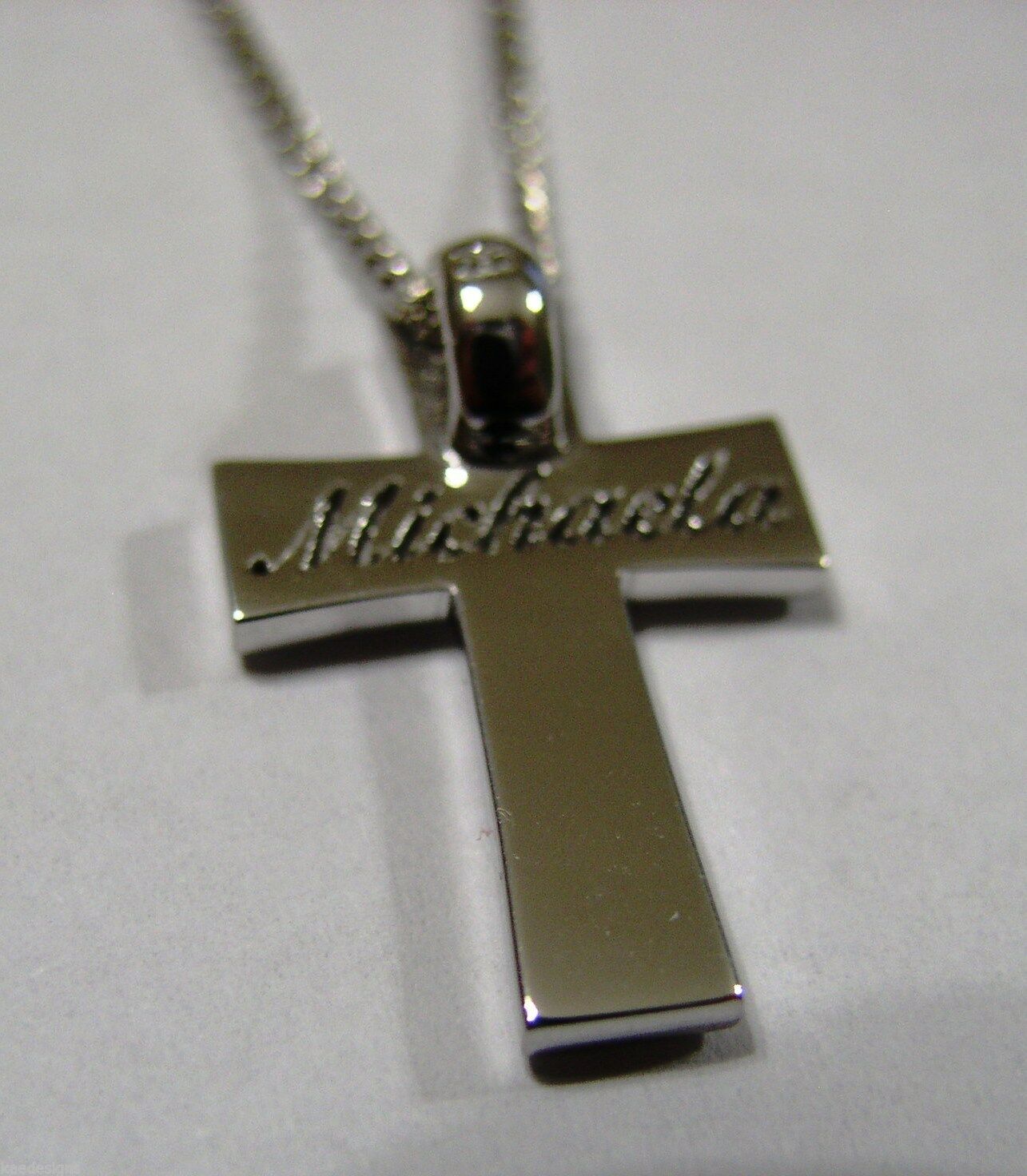 Genuine 18ct / 750 White Gold Crucifix Cross And Genuine Diamond Pendant