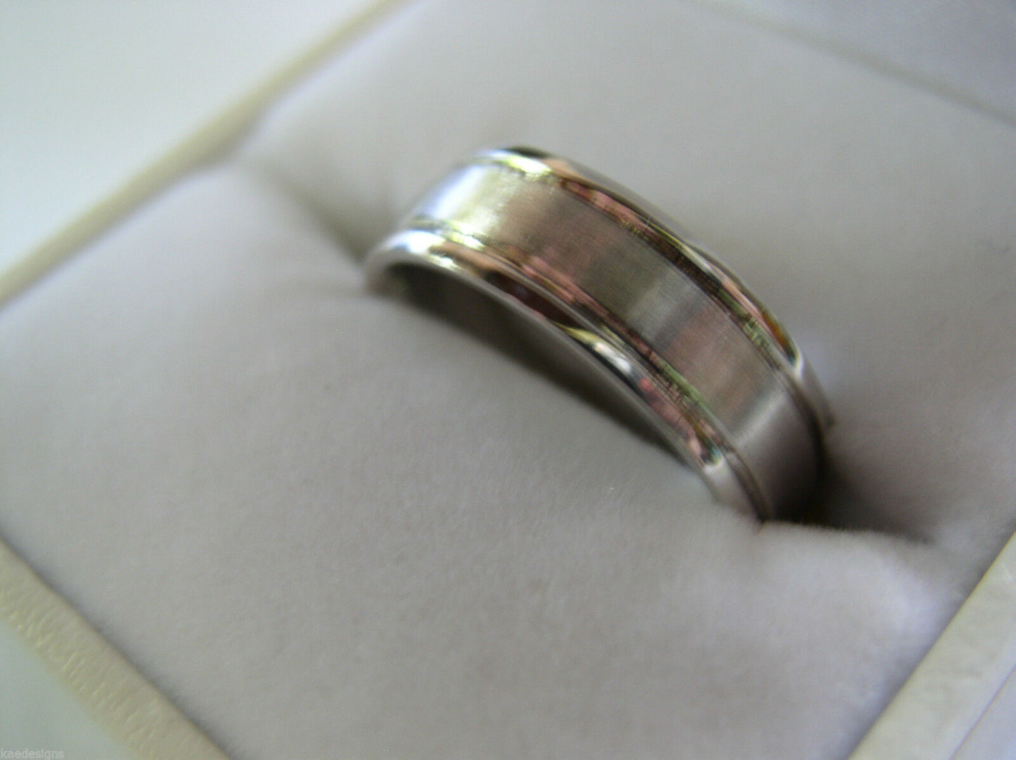 Genuine 18ct 750 Hallmarked Heavy White Gold Solid Mens Brushed Wedding Band