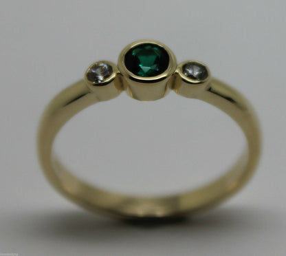 Size M Genuine 9ct 9kt Yellow, Rose or White Gold Trilogy & Emerald Ring