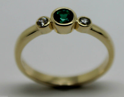 Size M Genuine 9ct 9kt Yellow, Rose or White Gold Trilogy & Emerald Ring