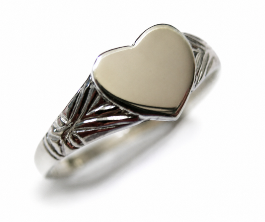 Kaedesigns Solid Sterling Silver 925 Heart Signet Ring - Choose your size