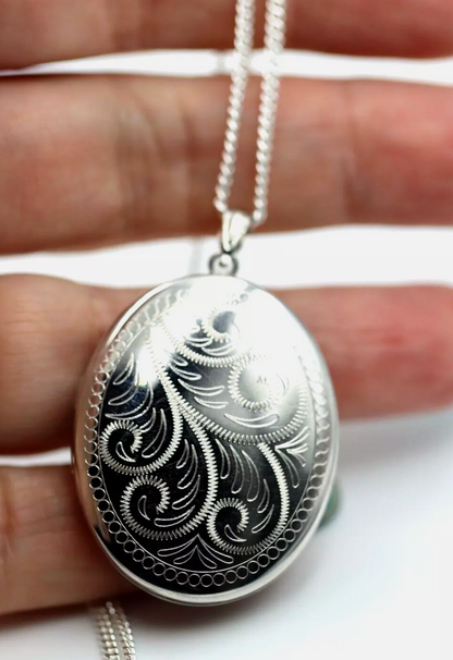 Sterling Silver 925 Oval Engraved Pendant Locket 2 photos + Necklace