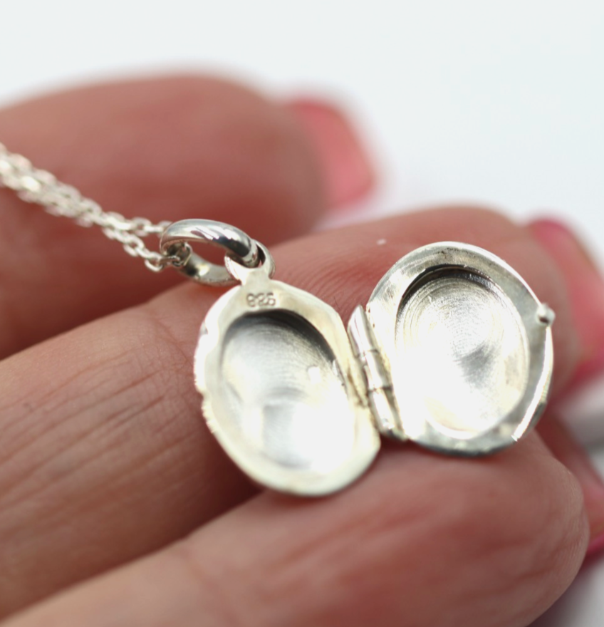 Sterling Silver 925 Oval Small Locket Pendant With 2 Photos + Chain