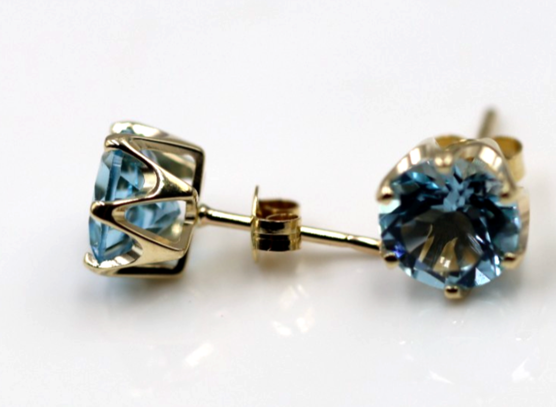 Kaedesigns,Genuine New 9ct Yellow Gold Claw-Set Round Cz Blue 8mm Stud Earrings