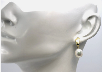 Genuine 9ct 375 Yellow Gold Oval Freshwater Pearl 9mm x 8mm Stud Earrings