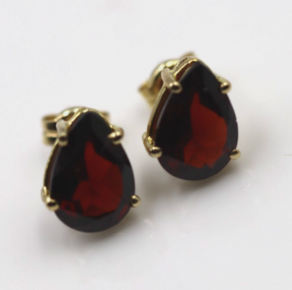 Genuine 9k 9ct Yellow Gold Natural Garnet Teardrop Pear Studs Earrings 8mm x 10mm