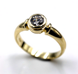 9ct Solid Yellow Gold Bezel Setting Engagement Ring Cubic Zirconia -Free post