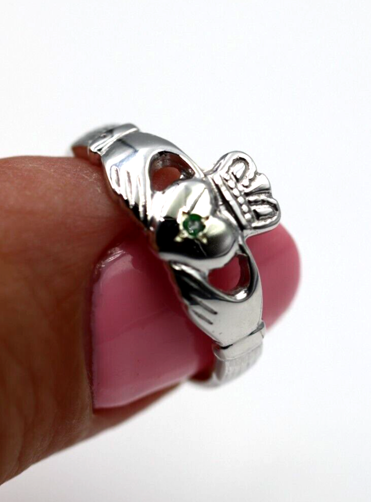 Kaedesigns Genuine Solid 9ct White Gold Irish Claddagh Ring Emerald Set Size M