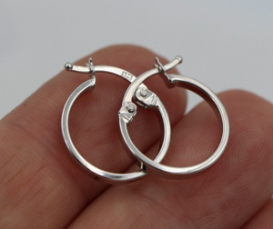 Kaedesigns New Small 9ct White Gold Lightweight Hollow Hoop Earrings *Free post
