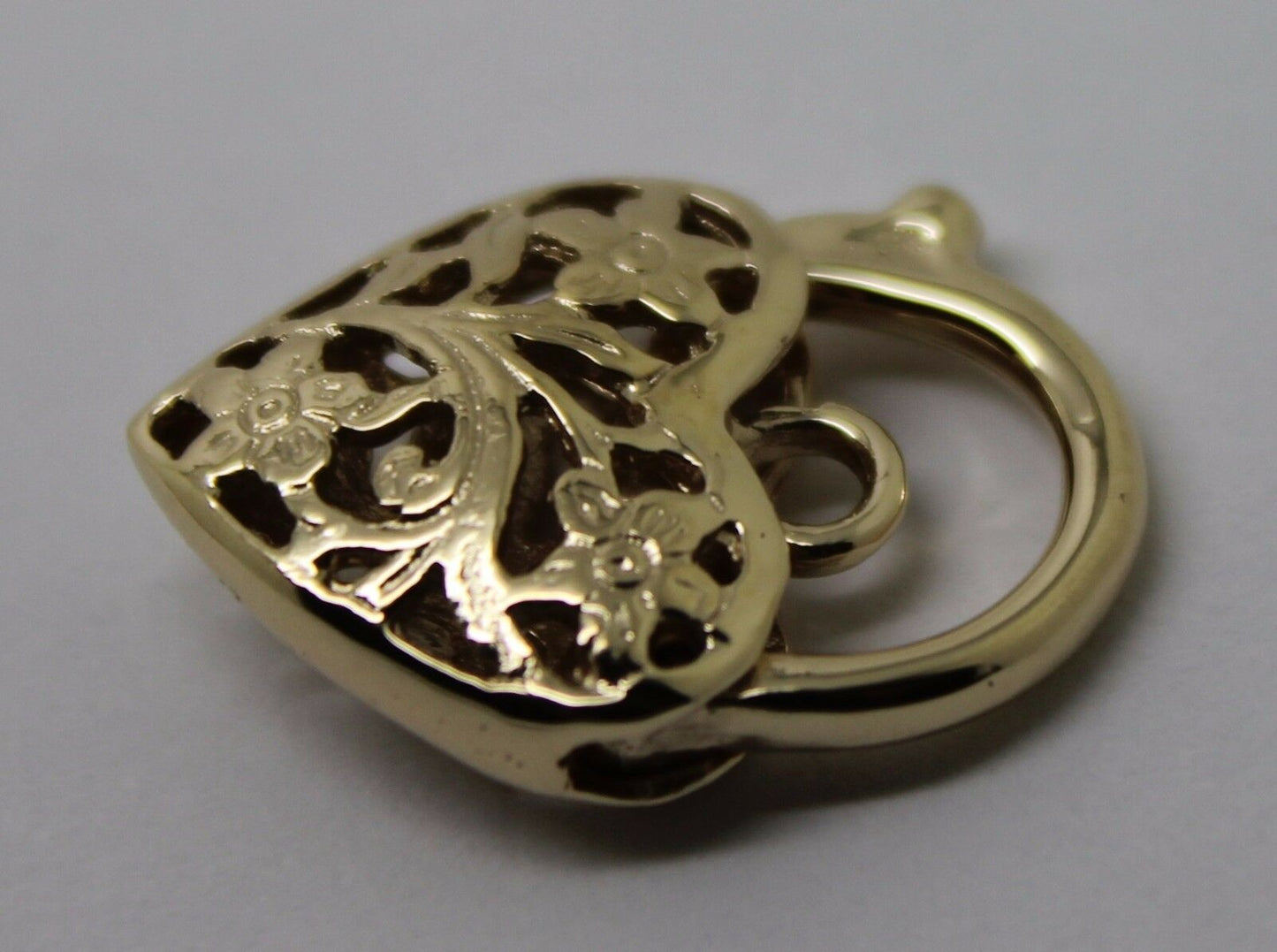 Kaedesigns New Genuine 18ct 15mm Yellow, Rose or White Gold Filigree Heart Pendant Padlock