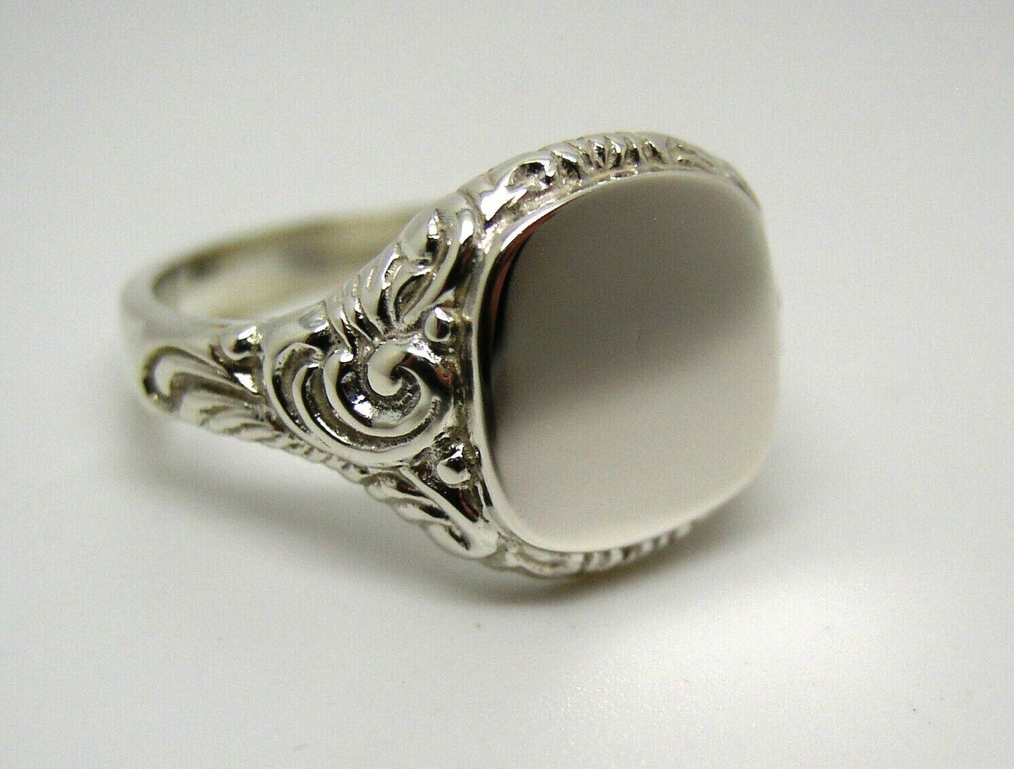 Heavy Size W Large Mens 9ct White Gold Square Engraved Signet Ring