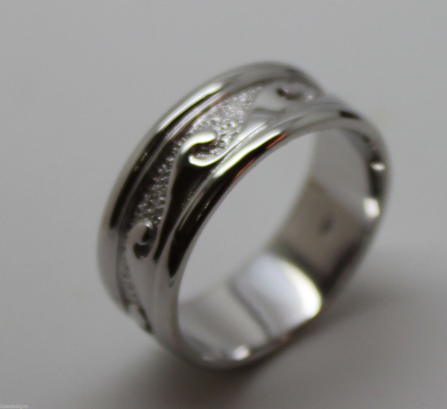 Kaedesigns, Solid Heavy Genuine 9ct White Gold Mens Surf Wave Ring Size T 258