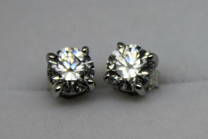 Genuine 9ct White Gold Claw-set Round 5.5mm Stud Earrings