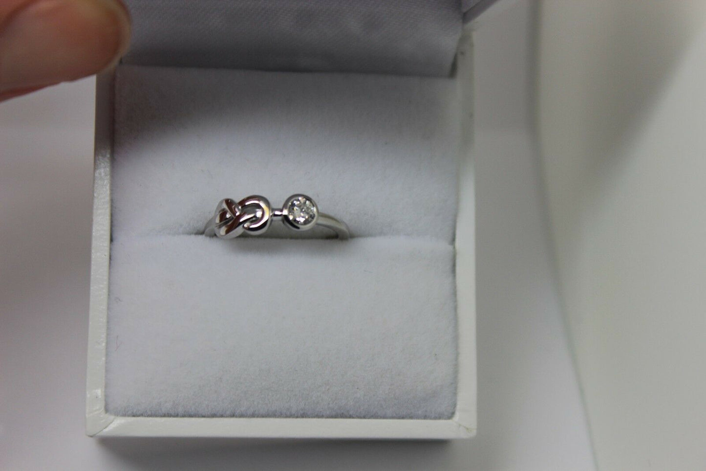 Delicate Genuine 9ct 9kt White Gold Infinity Delicate Pinky Ring + Diamond