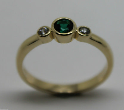 Size O Genuine 9ct 9kt Yellow, Rose or White Gold Trilogy & Emerald Ring