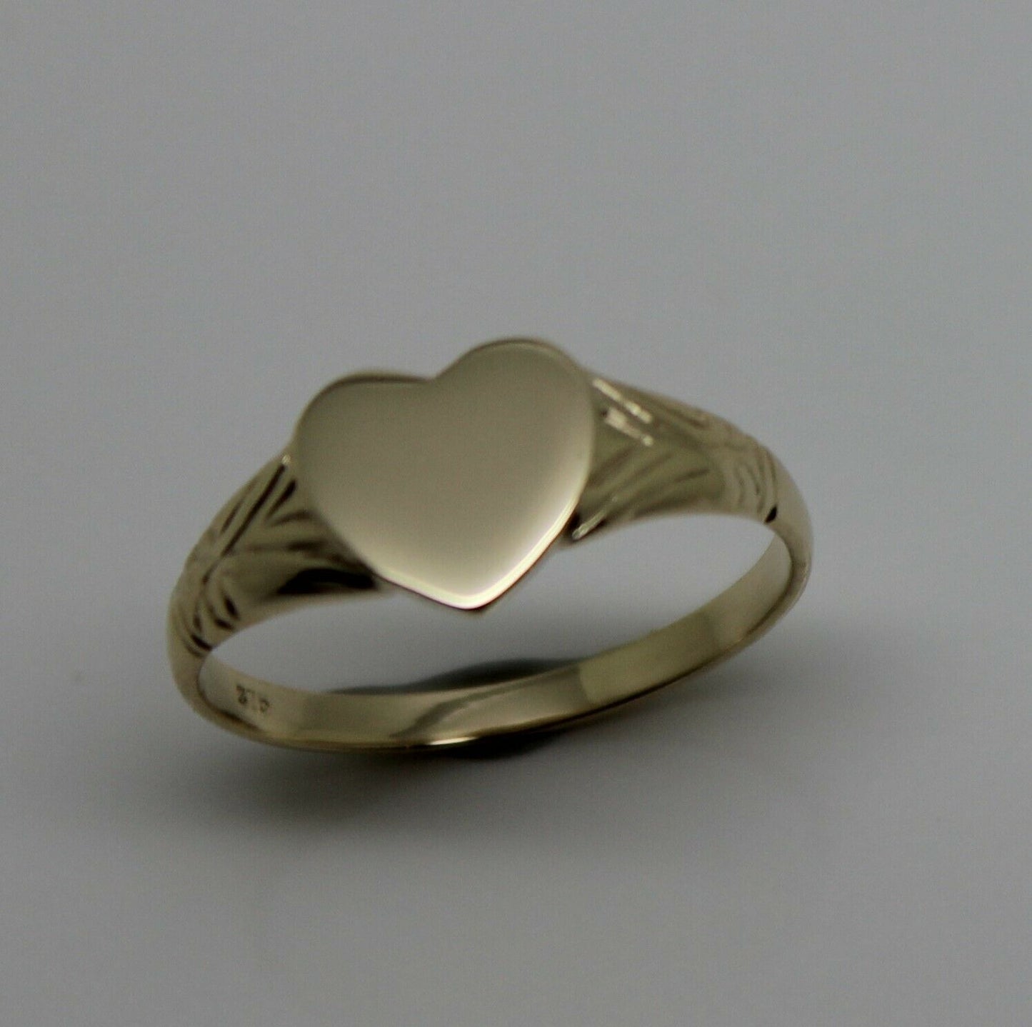 Size M Kaedesigns Solid Genuine New 9ct 9kt Yellow, Rose or White Gold Heart Signet Ring