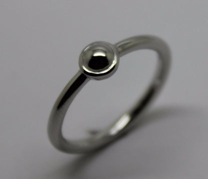 Kaedesigns, Full Solid Genuine 9ct 9kt White Gold 4mm Half Ball Ring