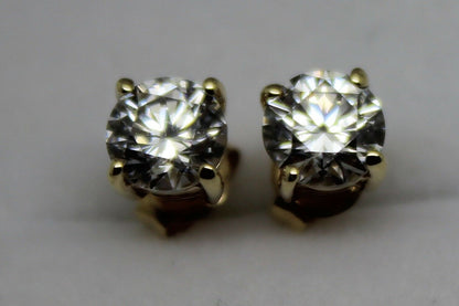 Kaedesigns GENUINE 9ct YELLOW Gold Claw-set Round 5.5mm Stud Earrings