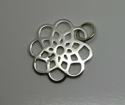 Kaedesigns New Sterling Silver 925 Flower Medium Pendant