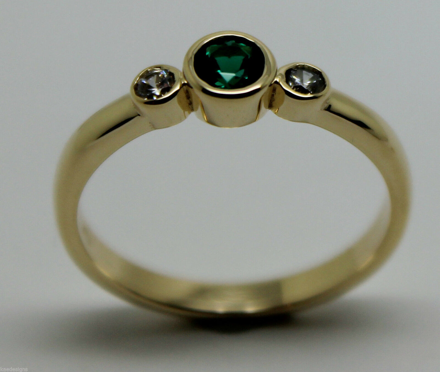 Size O Genuine 9ct 9kt Yellow, Rose or White Gold Trilogy & Emerald Ring