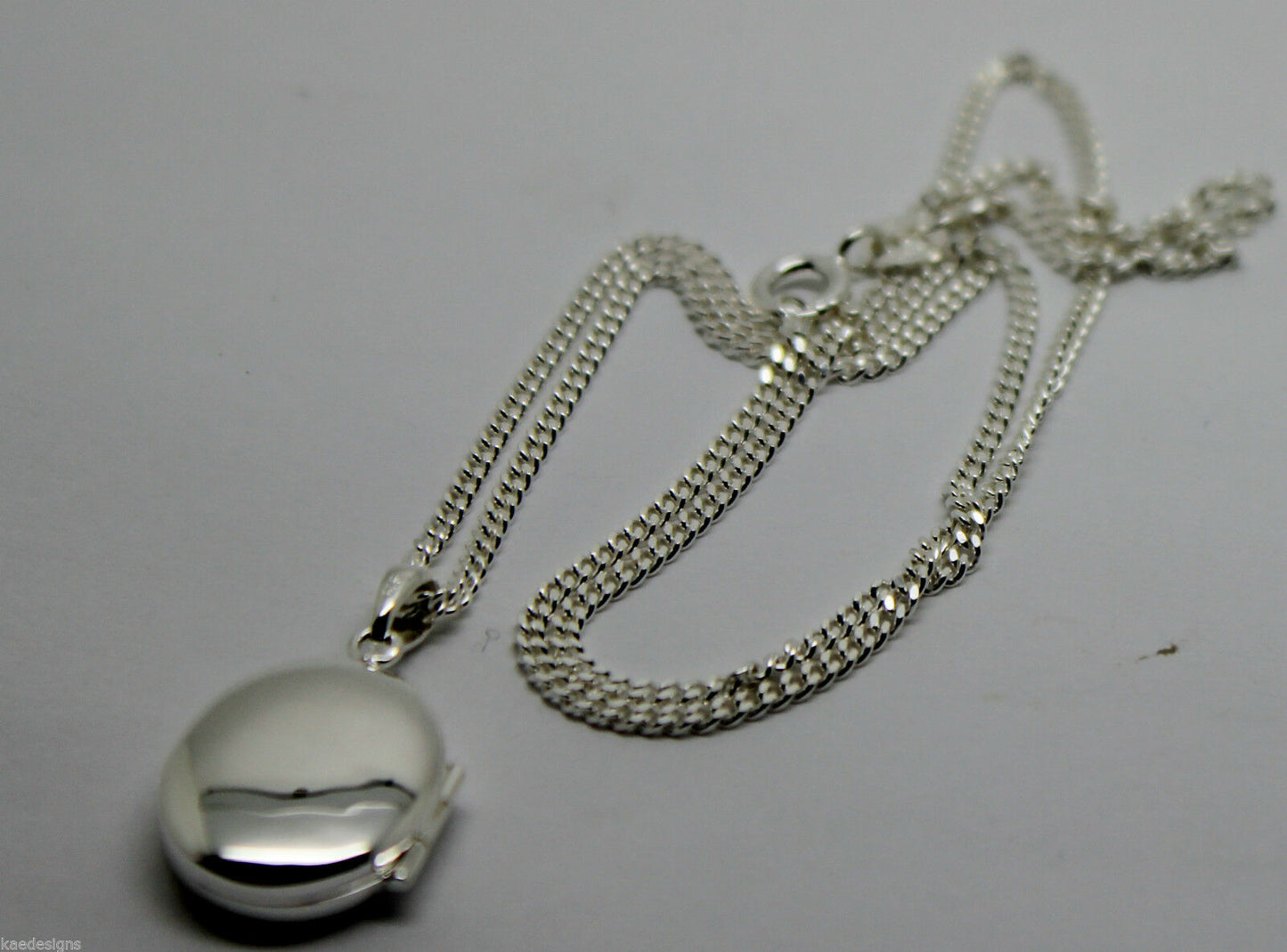 Sterling Silver Oval Locket Pendant 2 Photos & 50cm Silver Chain