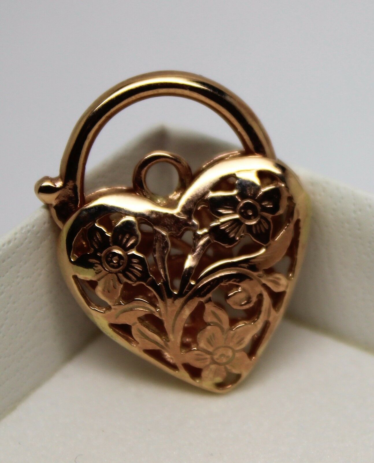 Genuine 9ct 21mm Yellow, Rose or White Gold Filigree Heart Pendant / Padlock