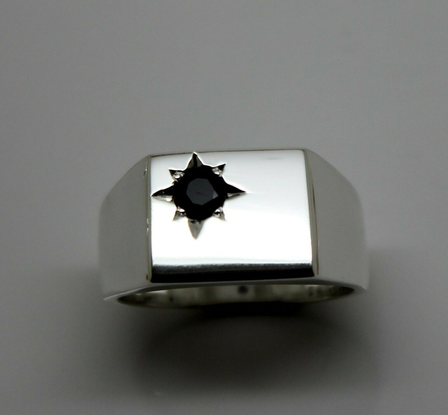 Kaedesigns Mens Sterling Silver 925 Black 4mm Sapphire Square Signet Ring