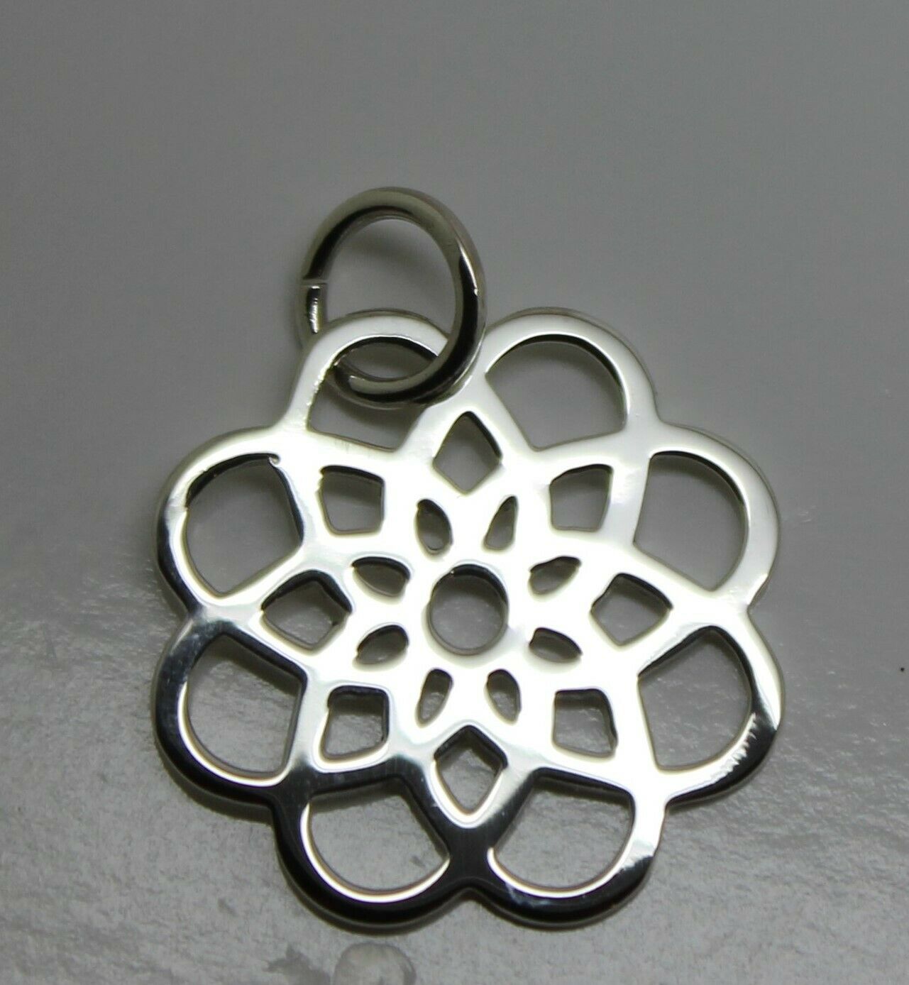 Kaedesigns New Sterling Silver 925 Flower Medium Pendant