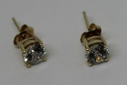 Genuine 9ct Yellow Gold Claw-Set Round 5.5mm Stud Earrings