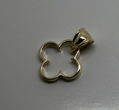 Solid 9ct 9K Yellow, Rose or White Gold Small Clover Pendant With Bale