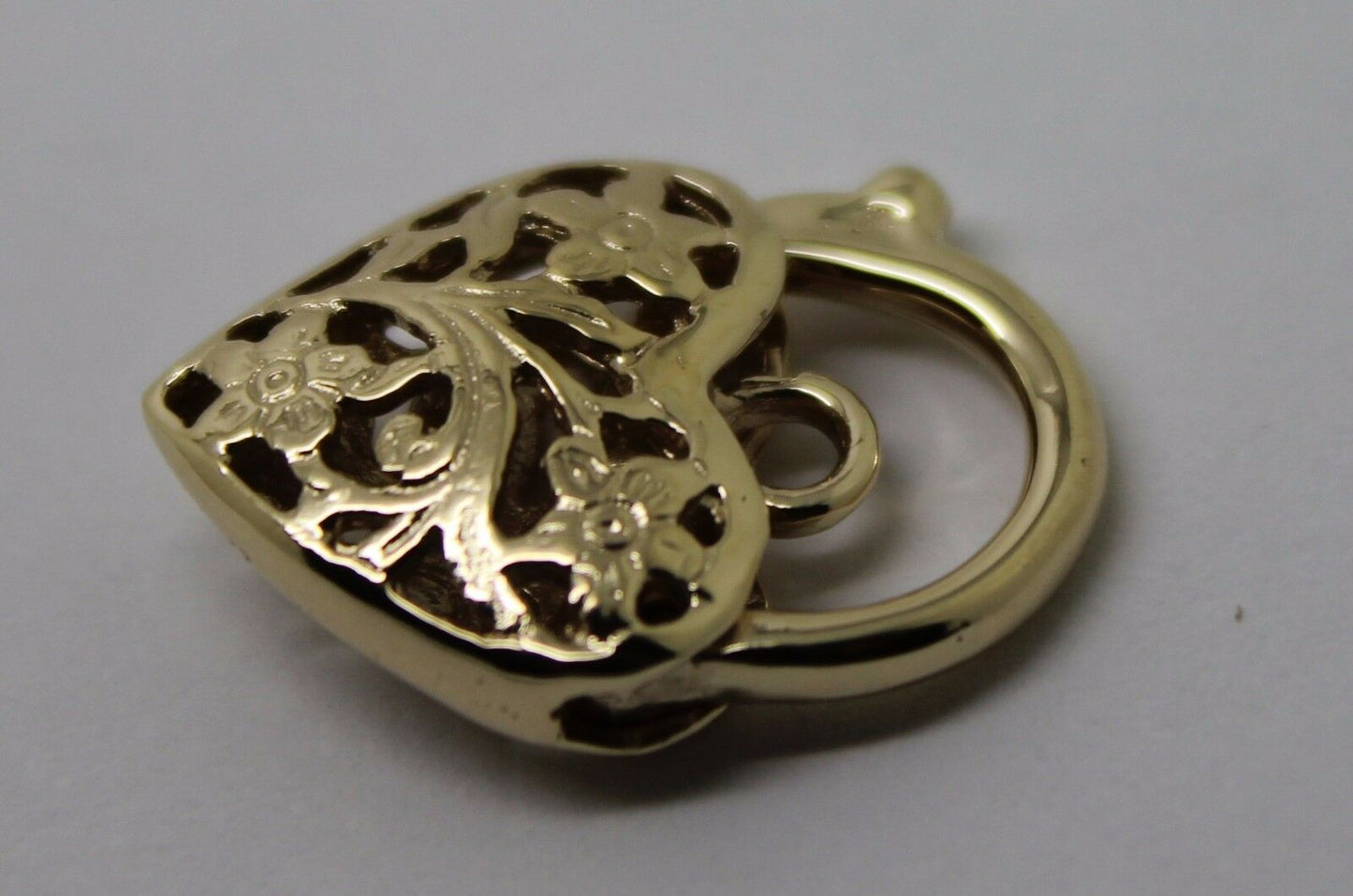 Kaedesigns New Genuine 18ct 15mm Yellow, Rose or White Gold Filigree Heart Pendant Padlock