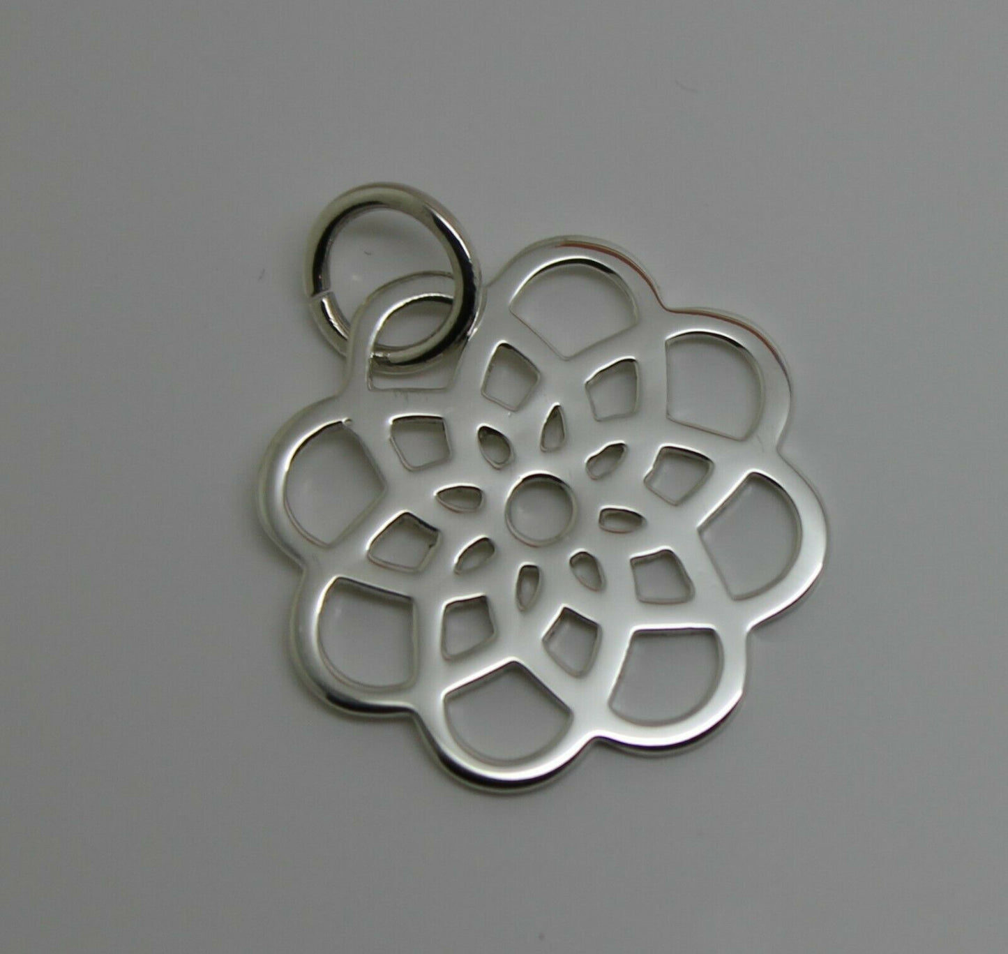 Kaedesigns New Sterling Silver 925 Flower Medium Pendant