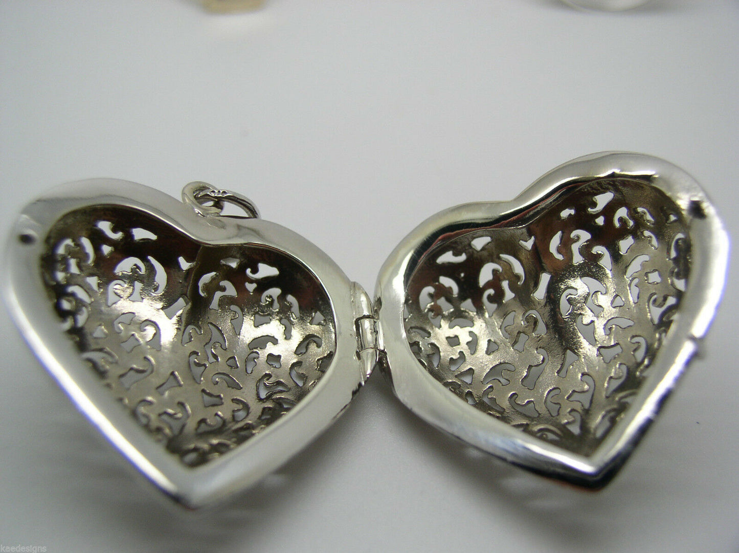 Kaedesigns Genuine 9ct 9K White Gold Huge Heavy Filigree Heart Pendant Locket