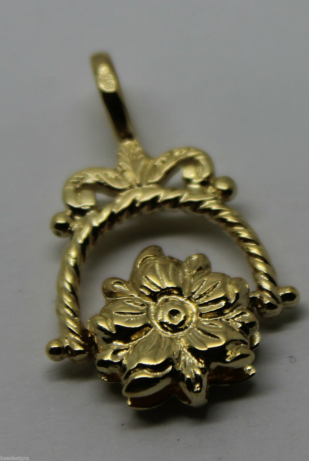 Genuine 9ct 9k Solid Yellow Gold  Flower Spinner Pendant