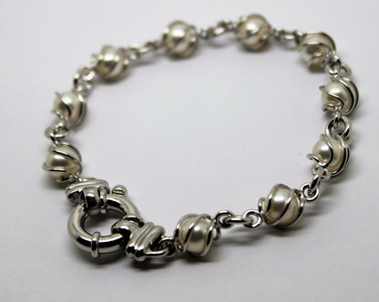 Kaedesigns New 9ct White Gold Bolt Ring Freshwater White Pearl Bracelet