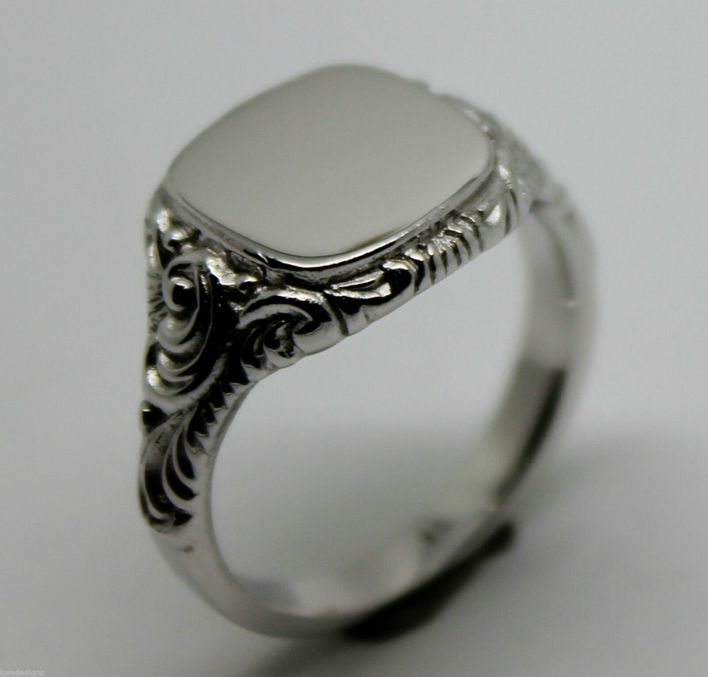 New Solid Genuine Large Mens 9ct White Gold Square Engraved Signet Ring Size V