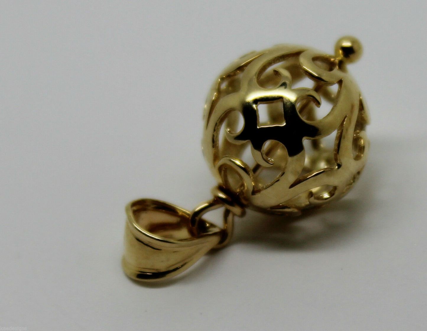 Kaedesigns Genuine 9ct Yellow, Rose or White Gold 14mm Filigree Ball Pendant