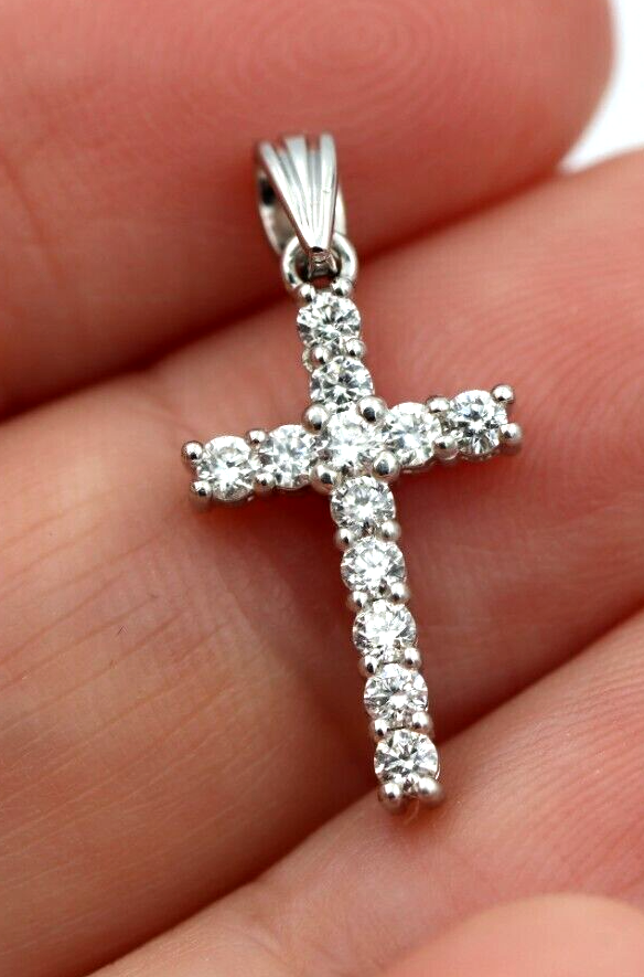 0.35cts Claw Set 18ct 750 White Gold Round Diamond Cross Pendant -Free post