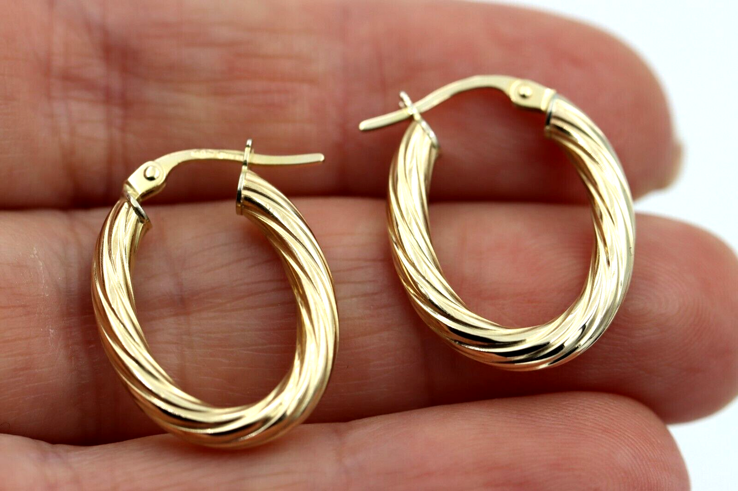 Kaedesigns New Oval 9ct Yellow Gold Lightweight Hollow Hoop Earrings *Free post